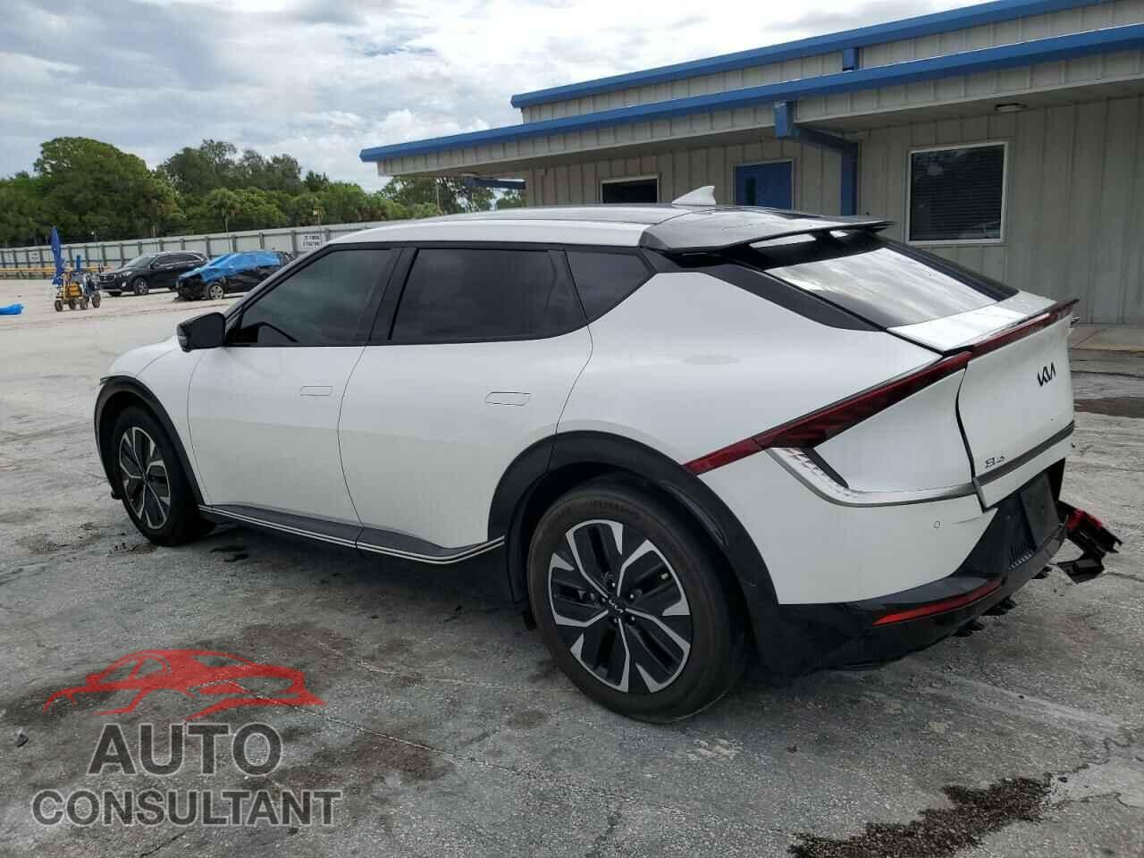 KIA EV6 LIGHT 2022 - KNDC3DLC8N5045845
