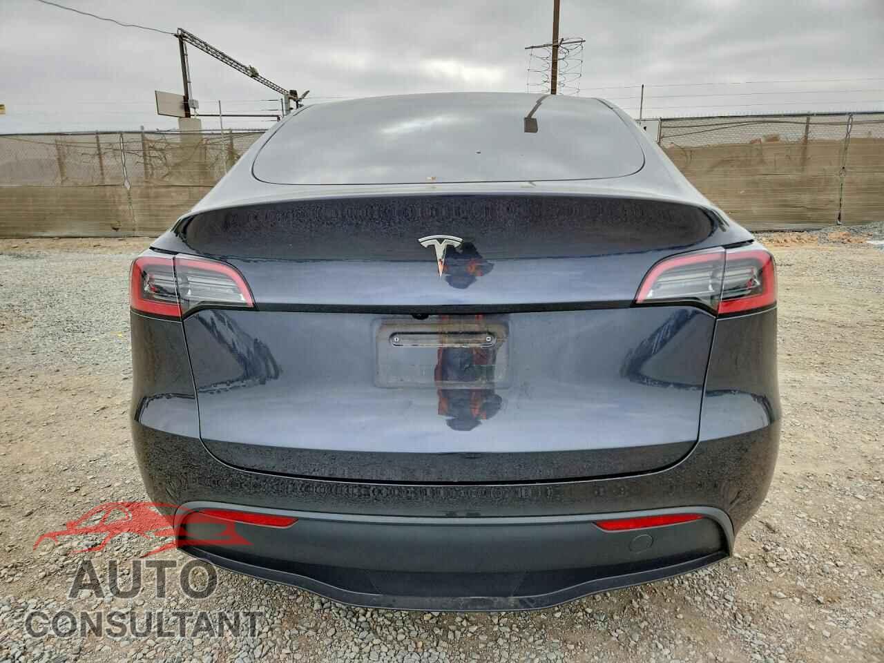 TESLA MODEL Y 2024 - 7SAYGDED8RF211336