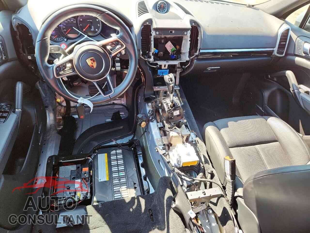 PORSCHE CAYENNE 2016 - WP1AA2A27GLA10898