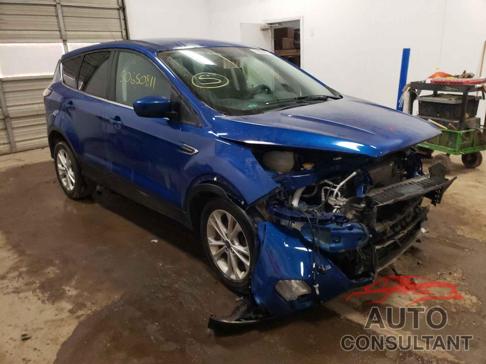 FORD ESCAPE 2017 - 1FMCU9G95HUE34103