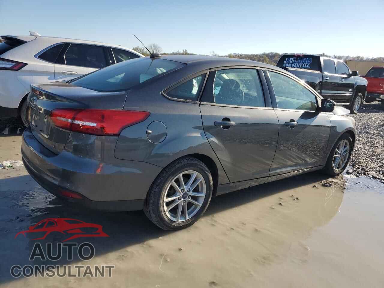 FORD FOCUS 2017 - 1FADP3F28HL324725
