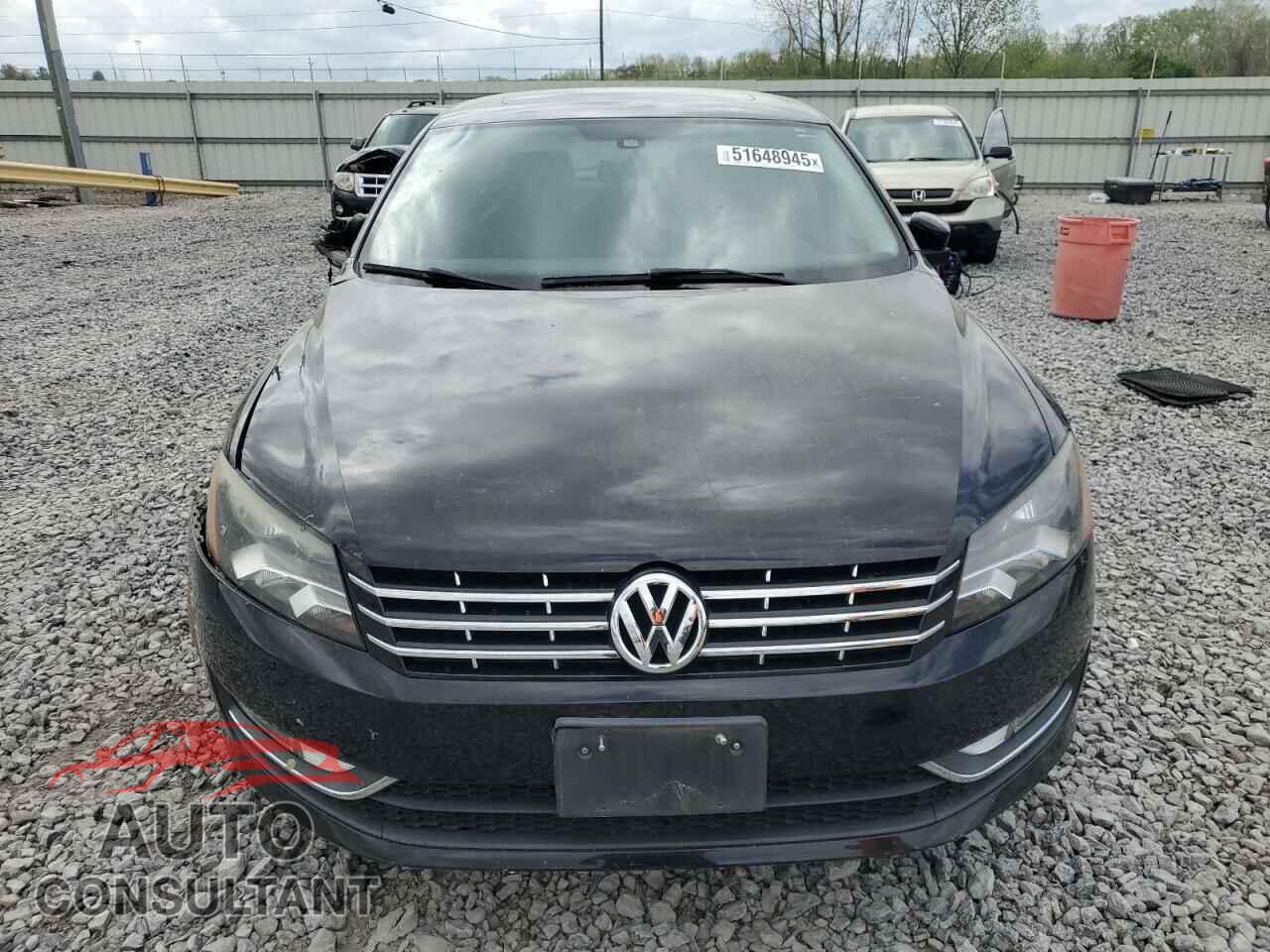 VOLKSWAGEN PASSAT 2013 - 1VWCN7A33DC143817