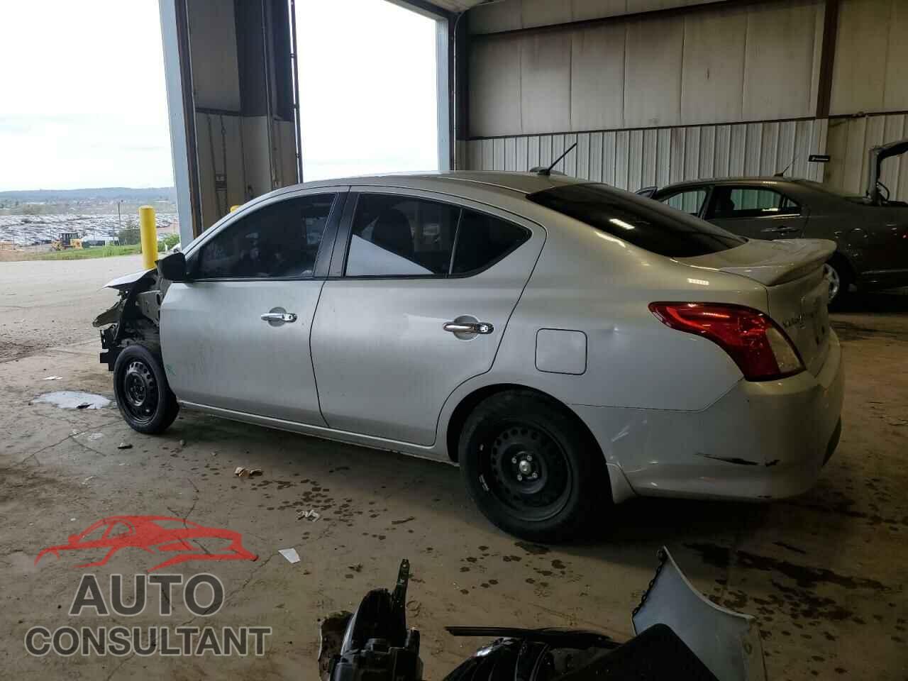 NISSAN VERSA 2019 - 3N1CN7AP3KL880980