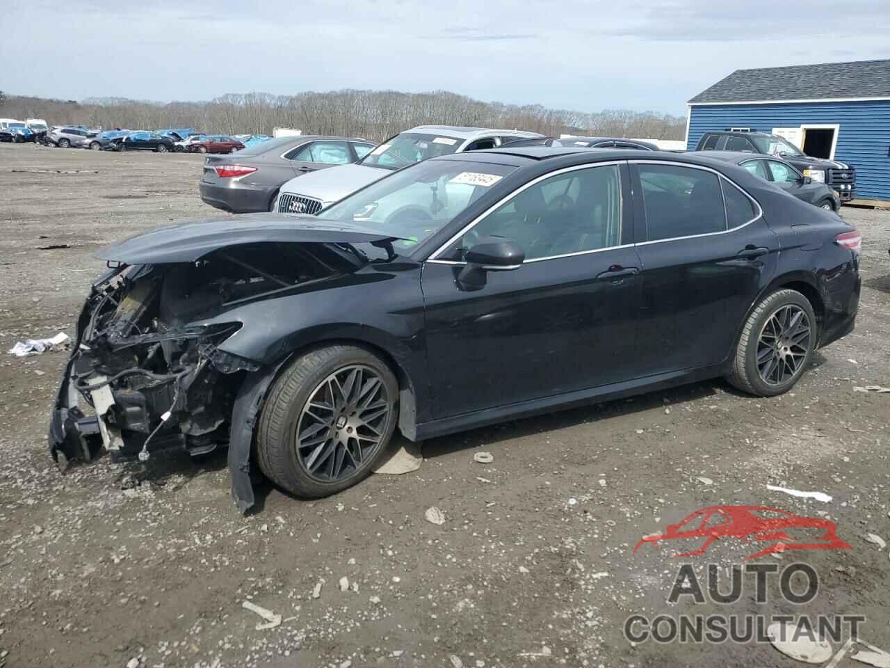 TOYOTA CAMRY 2018 - 4T1B11HK4JU018699