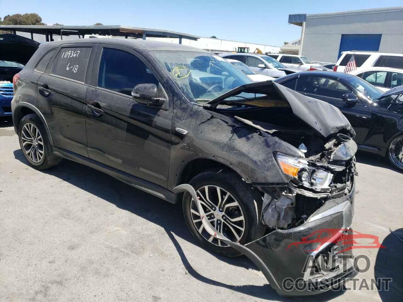 MITSUBISHI OUTLANDER 2018 - JA4AR3AU0JU017124