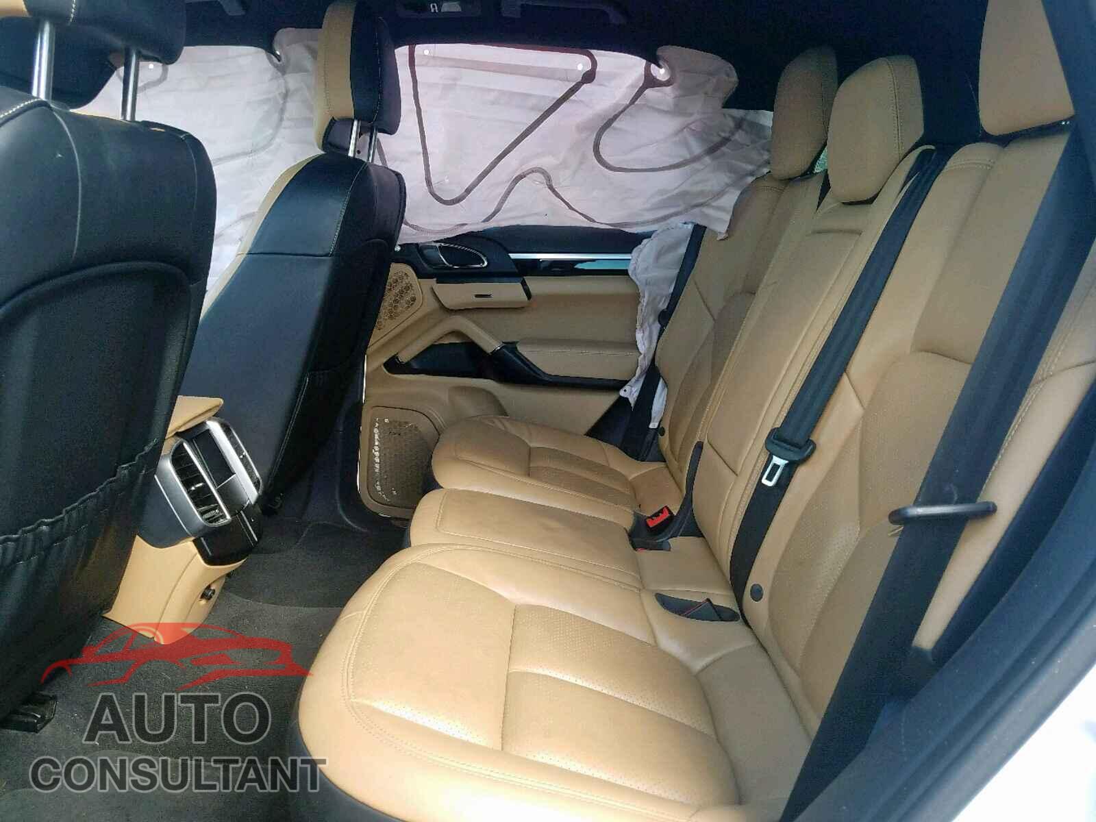 PORSCHE CAYENNE SE 2016 - WP1AE2A2XGLA58495
