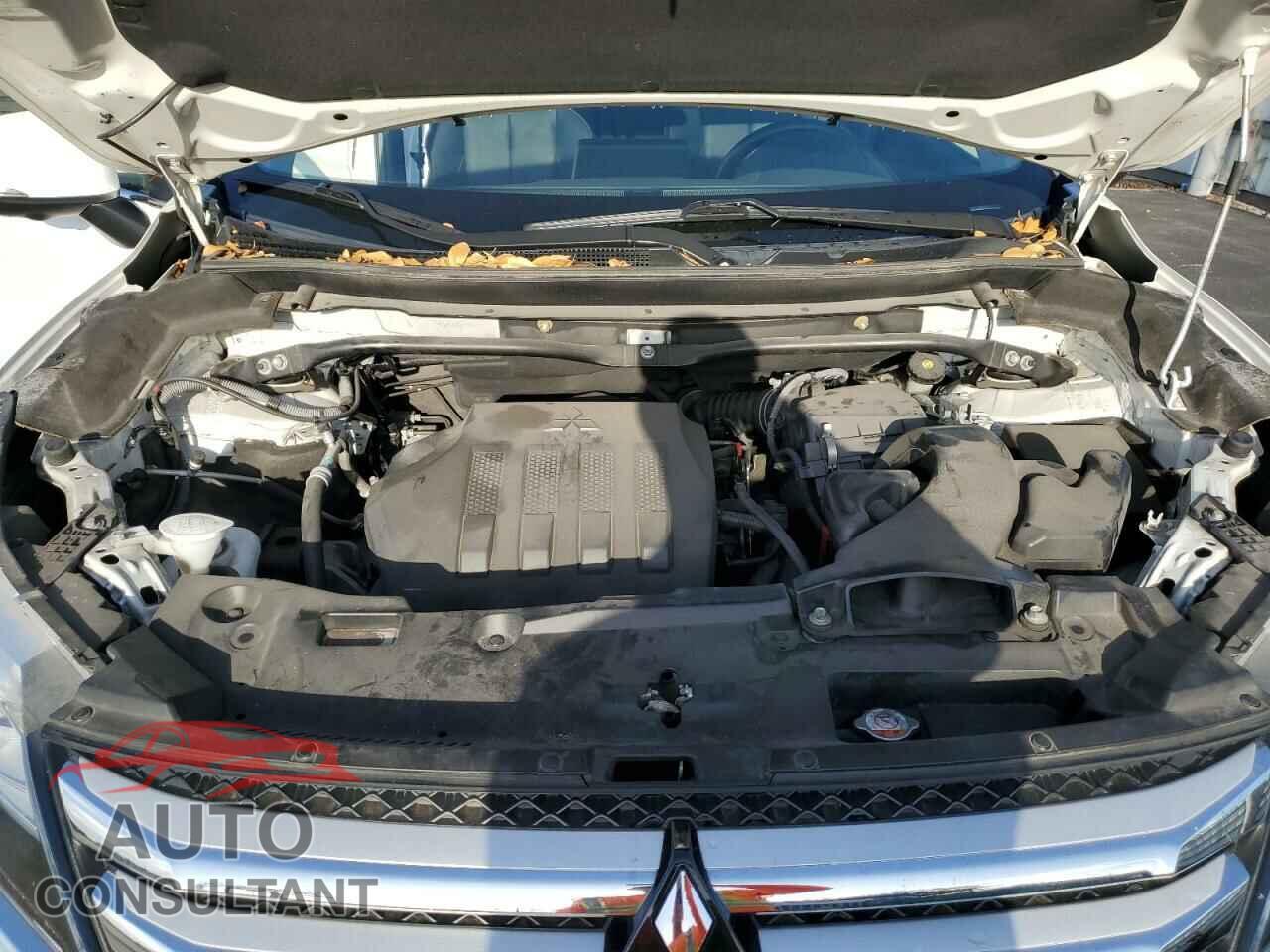 MITSUBISHI ECLIPSE 2018 - JA4AT5AA3JZ040855