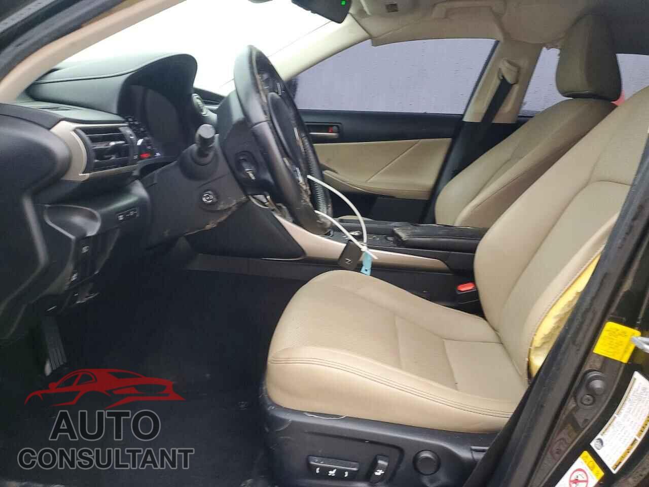 LEXUS IS 2018 - JTHC81D21J5032644