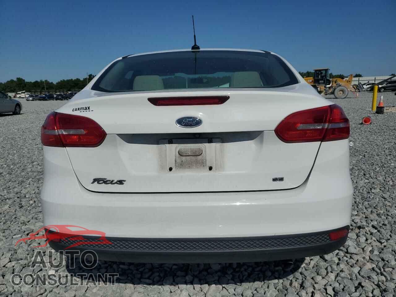 FORD FOCUS 2017 - 1FADP3F28HL202219