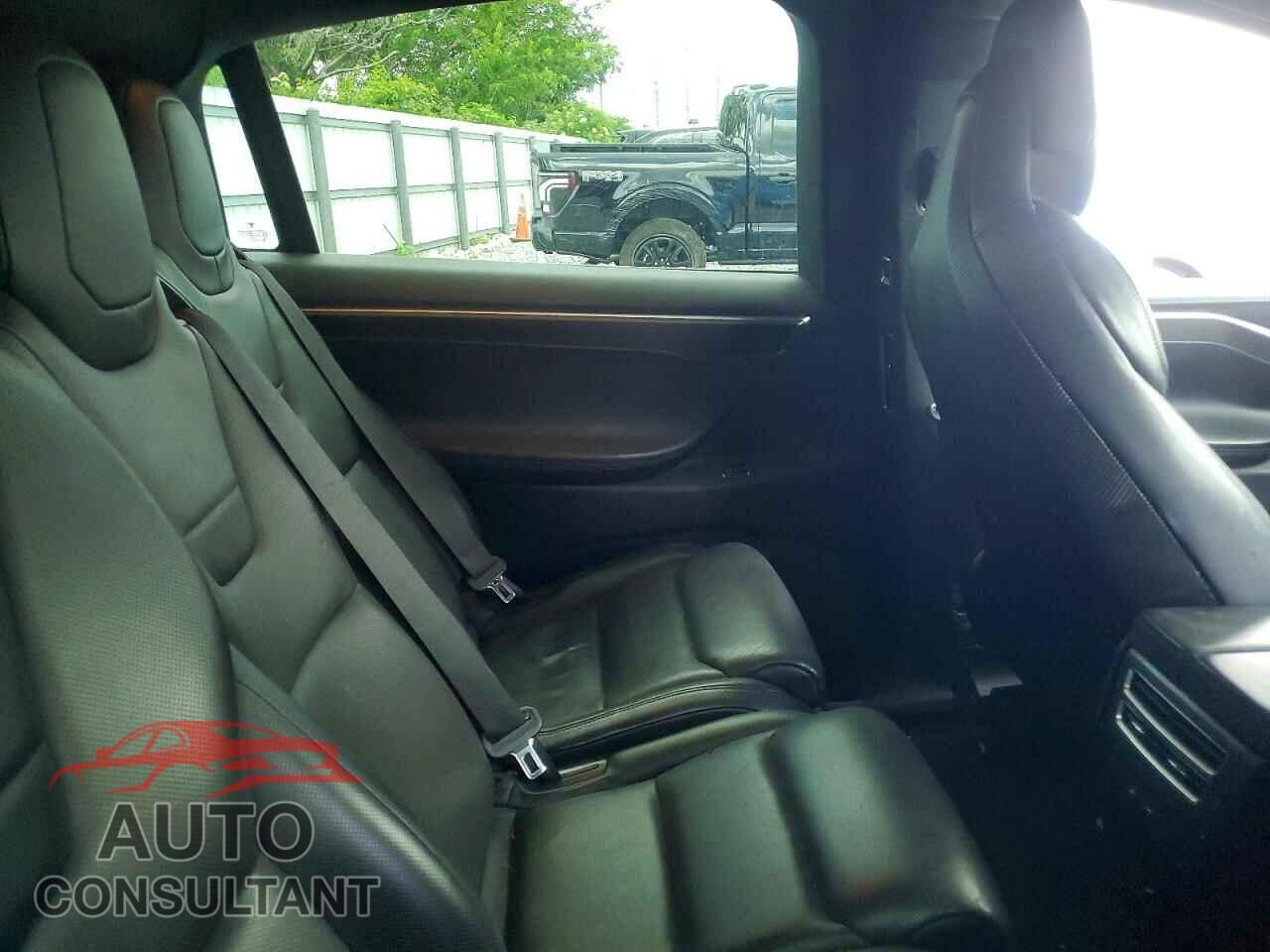 TESLA MODEL X 2016 - 5YJXCAE41GFS00503
