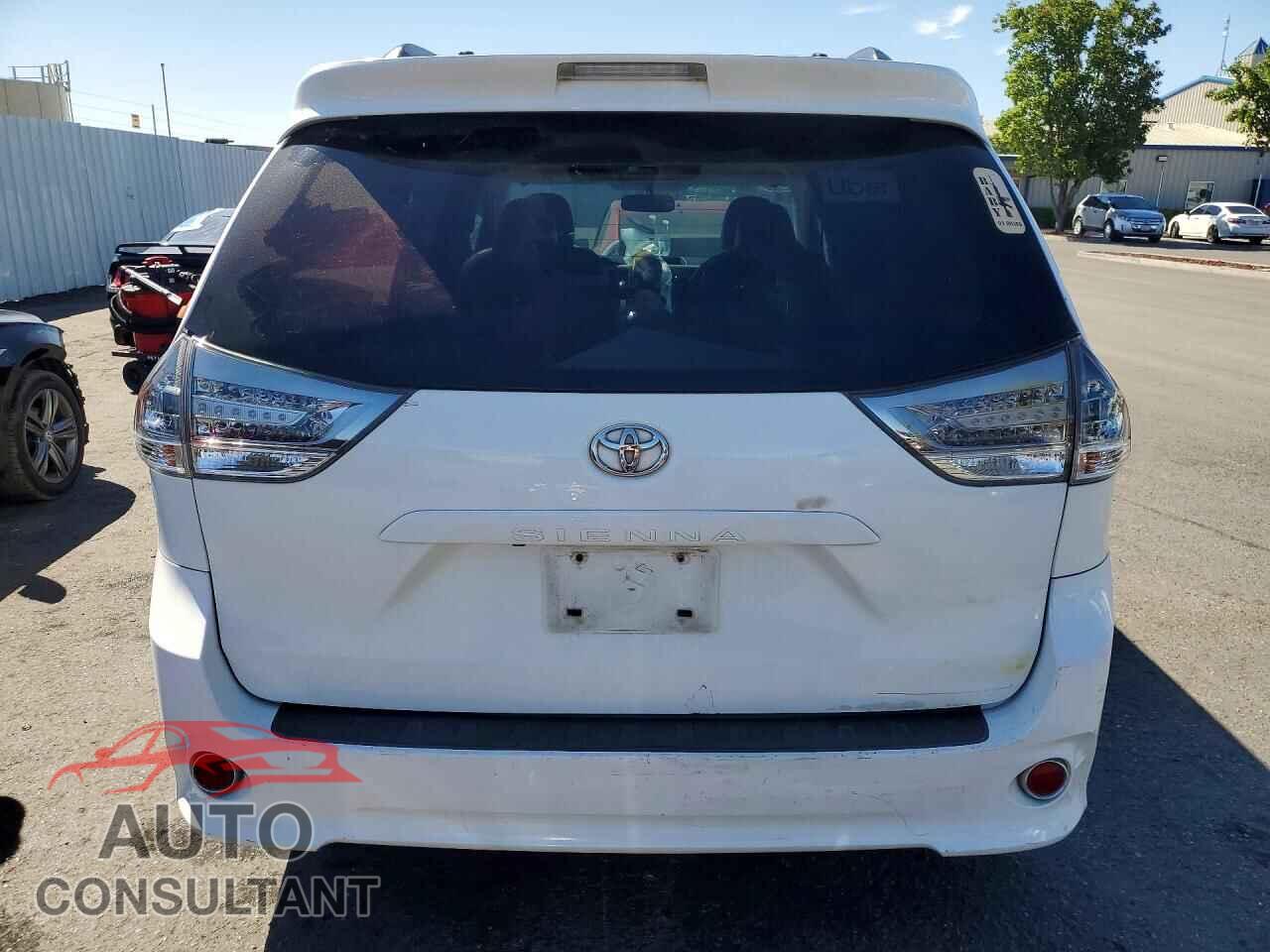 TOYOTA SIENNA 2013 - 5TDXK3DC8DS398348