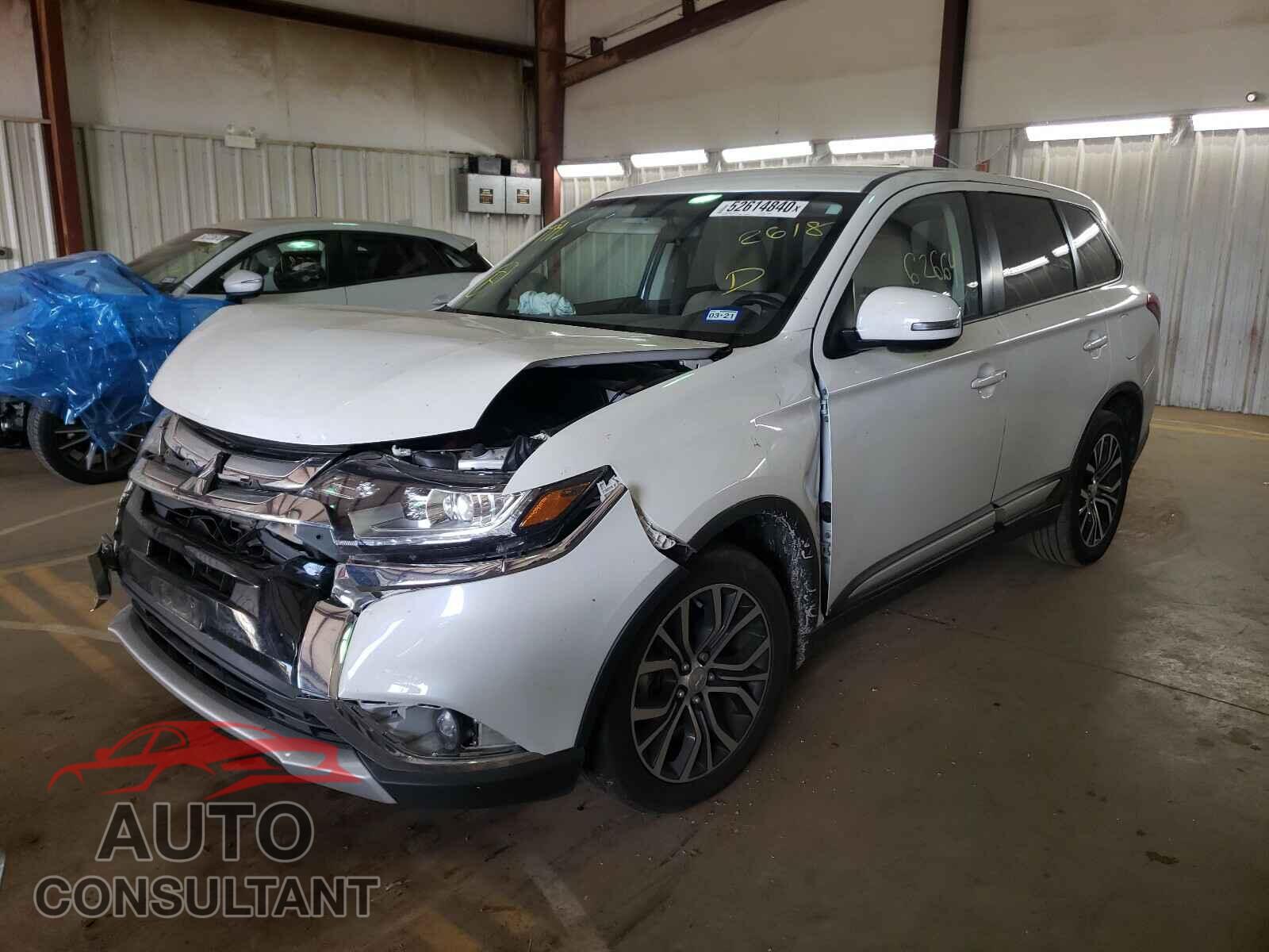 MITSUBISHI OUTLANDER 2018 - JA4AD3A34JZ002618