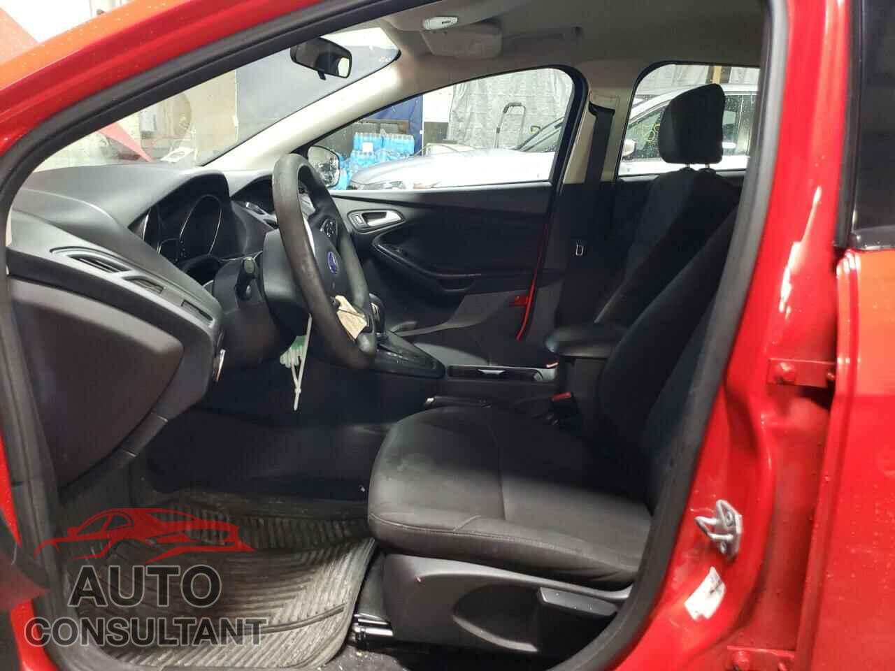 FORD FOCUS 2017 - 1FADP3K22HL215912