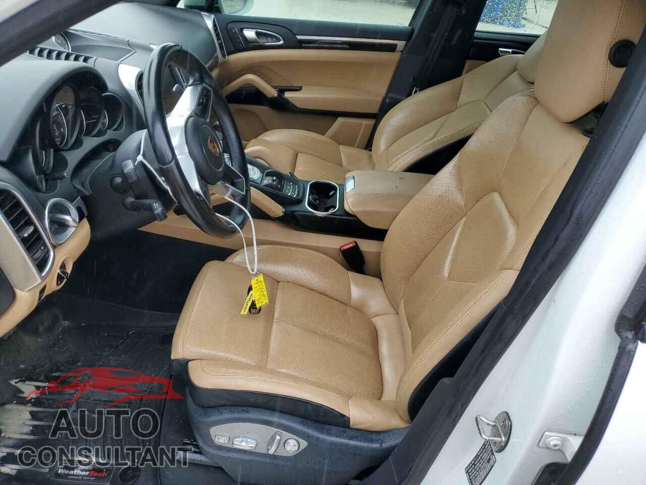 PORSCHE CAYENNE 2016 - WP1AA2A28GKA37954