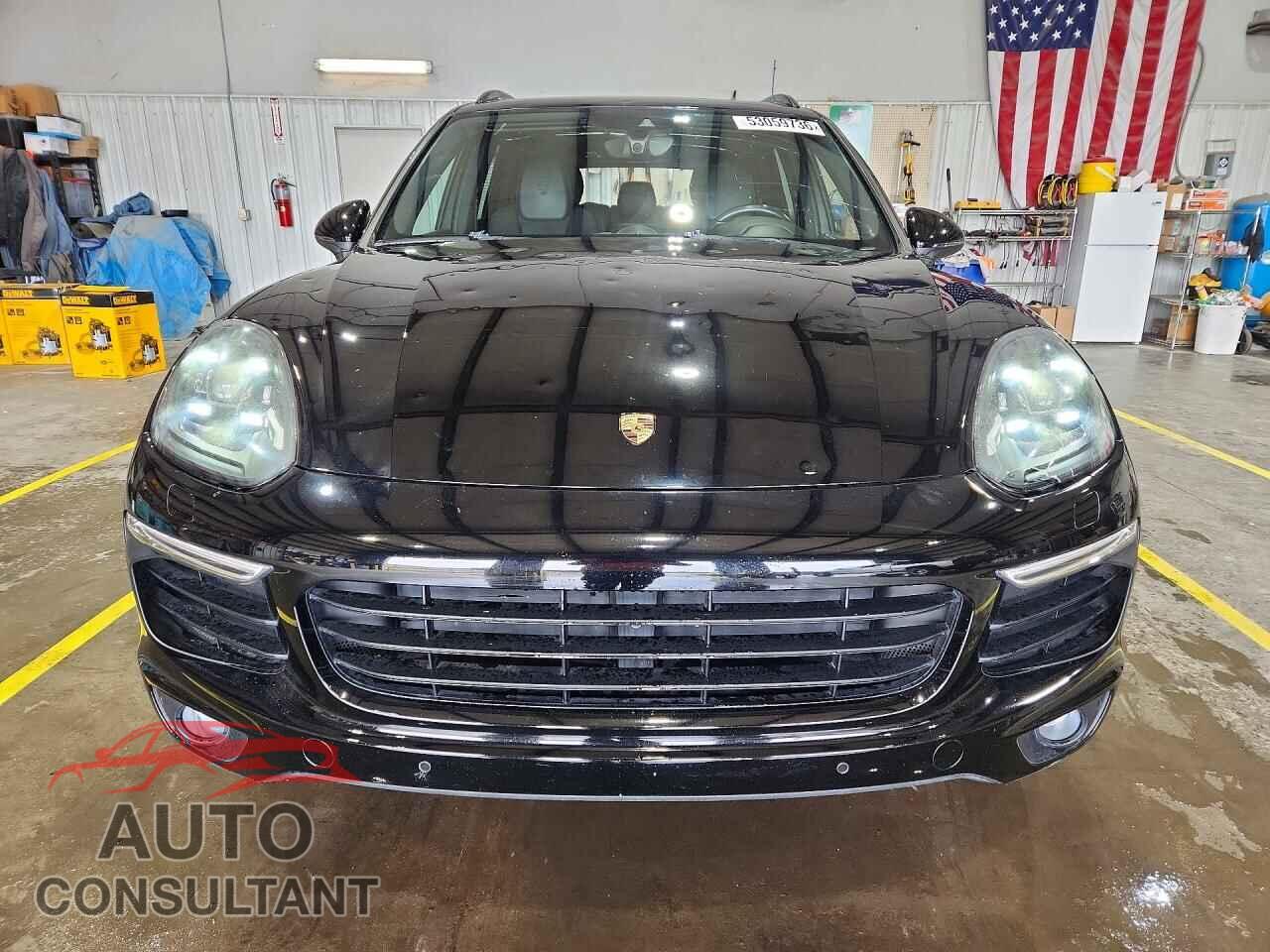 PORSCHE CAYENNE 2017 - WP1AA2A21HKA80923