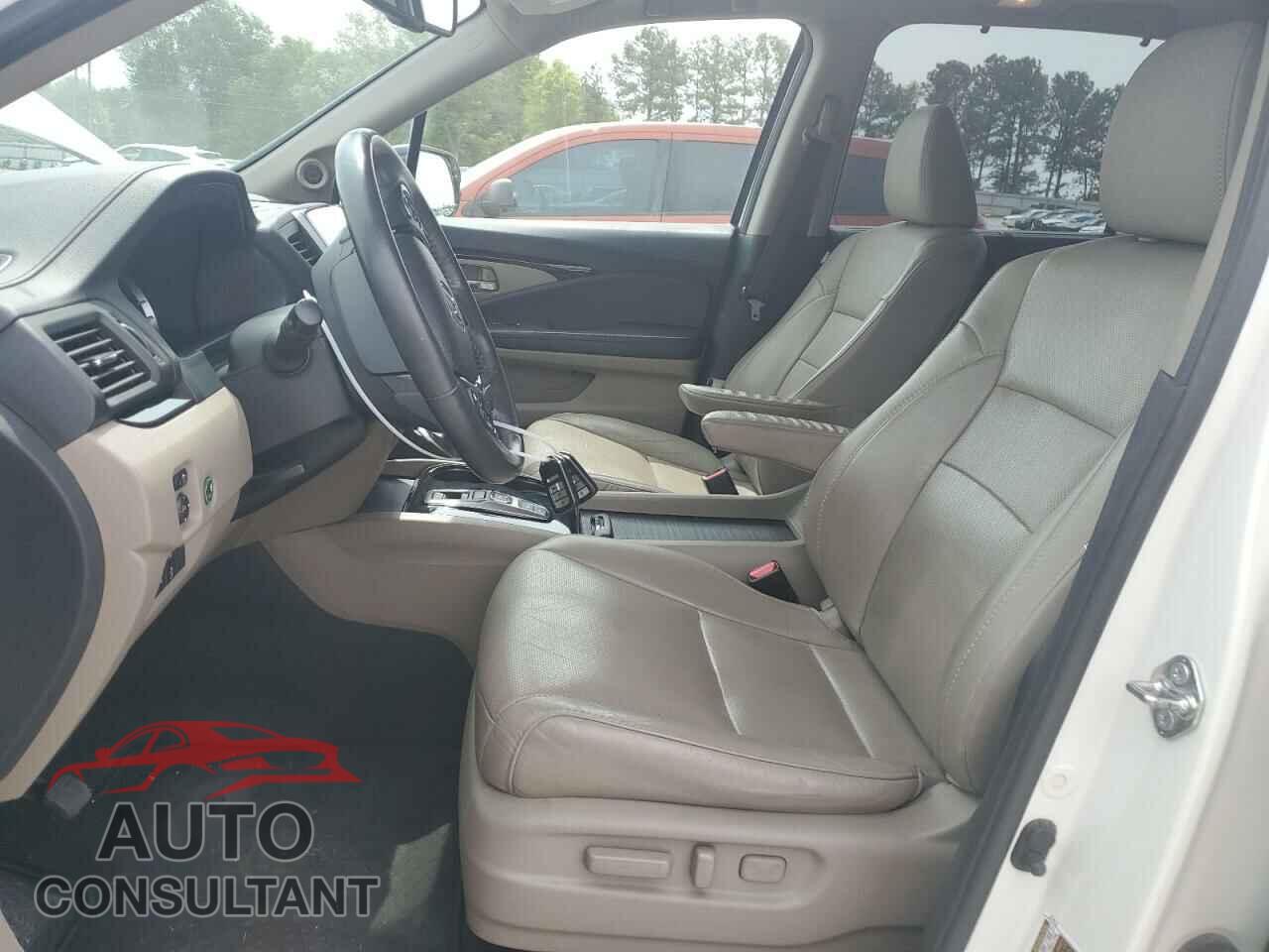 HONDA PILOT 2017 - 5FNYF6H02HB076020