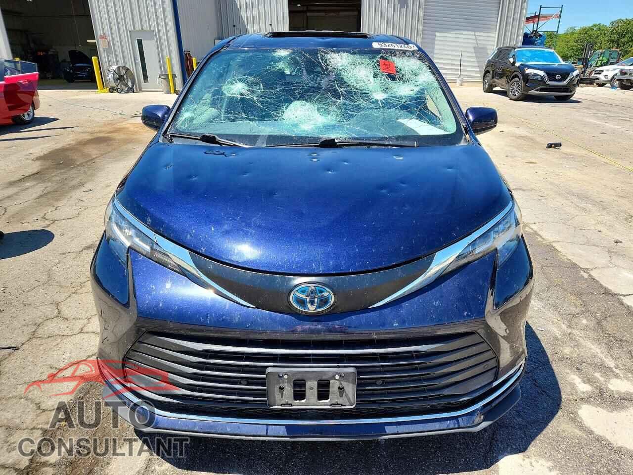 TOYOTA SIENNA 2021 - 5TDYRKEC9MS034075