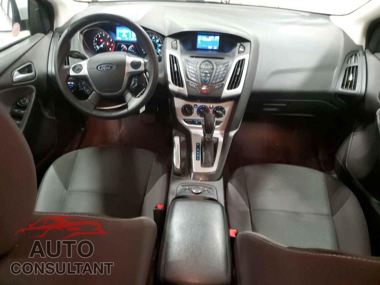 FORD FOCUS 2013 - 1FADP3F2XDL332142