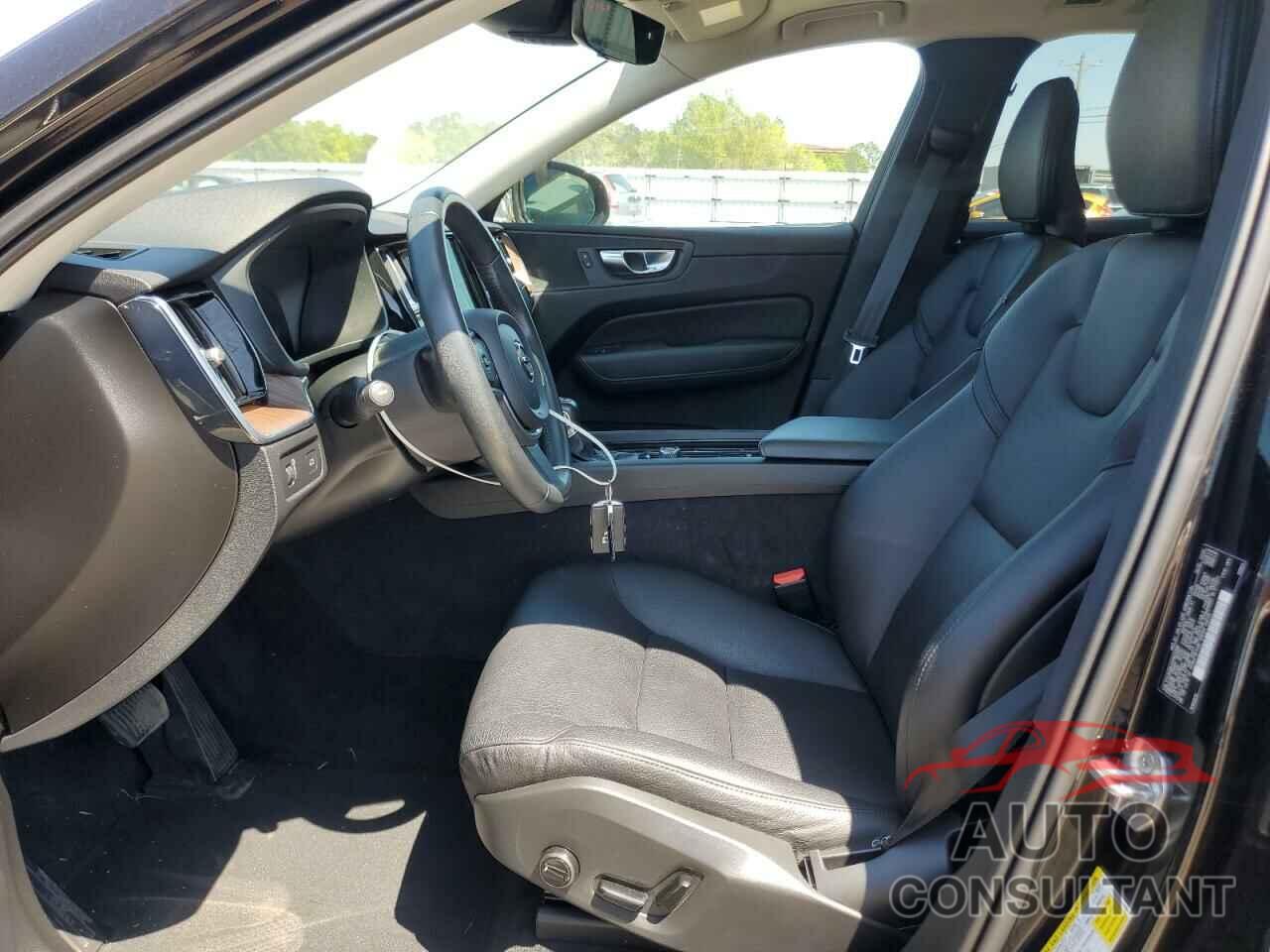 VOLVO XC60 2021 - YV4102DK4M1803399