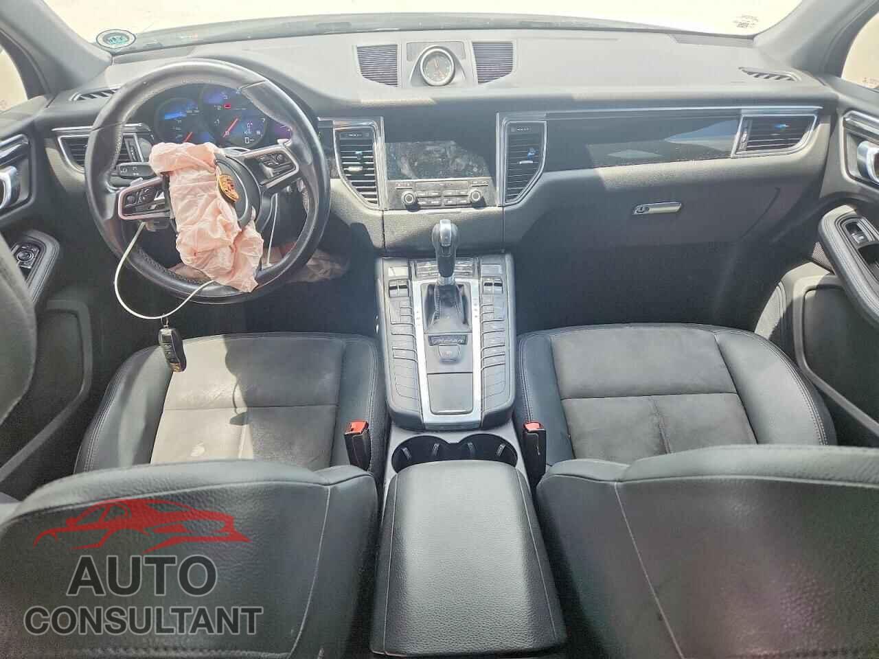 PORSCHE MACAN 2017 - WP1AA2A52HLB08975