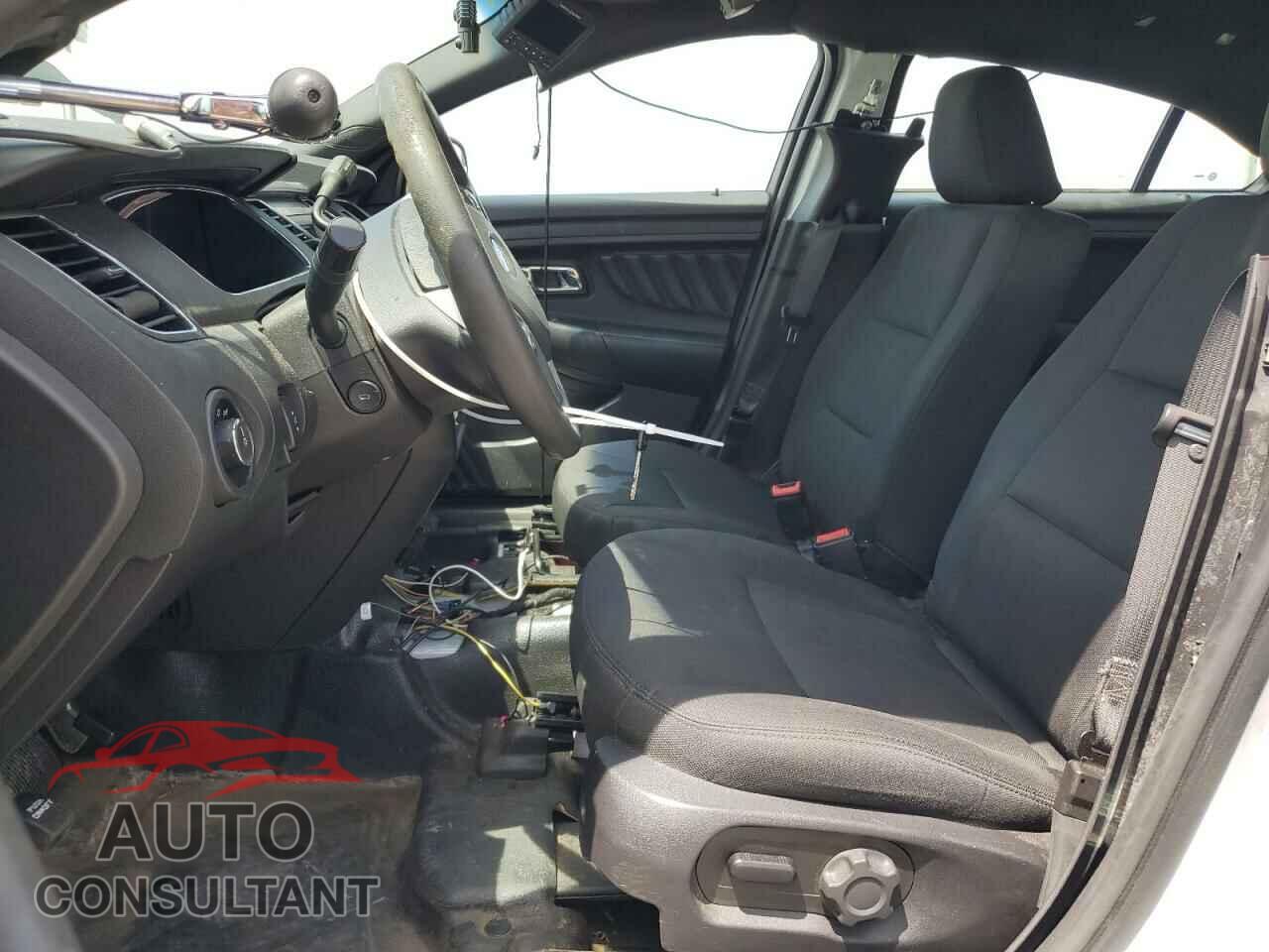 FORD TAURUS 2018 - 1FAHP2MK4JG125636