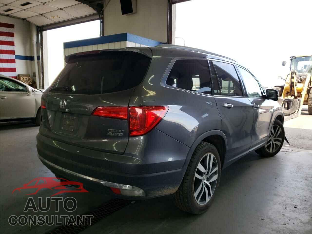HONDA PILOT 2017 - 5FNYF6H93HB009991