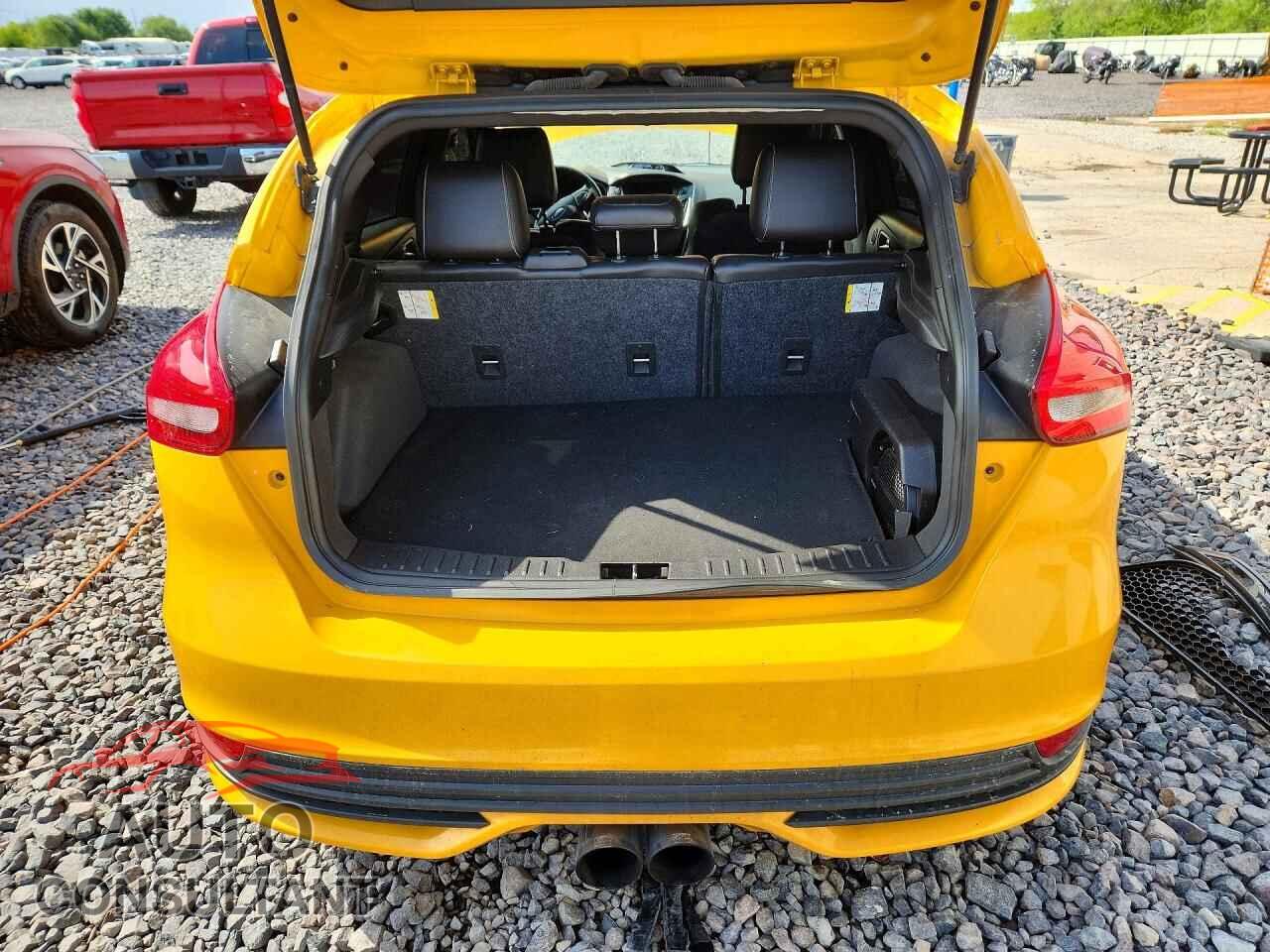 FORD FOCUS 2015 - 1FADP3L91FL271302