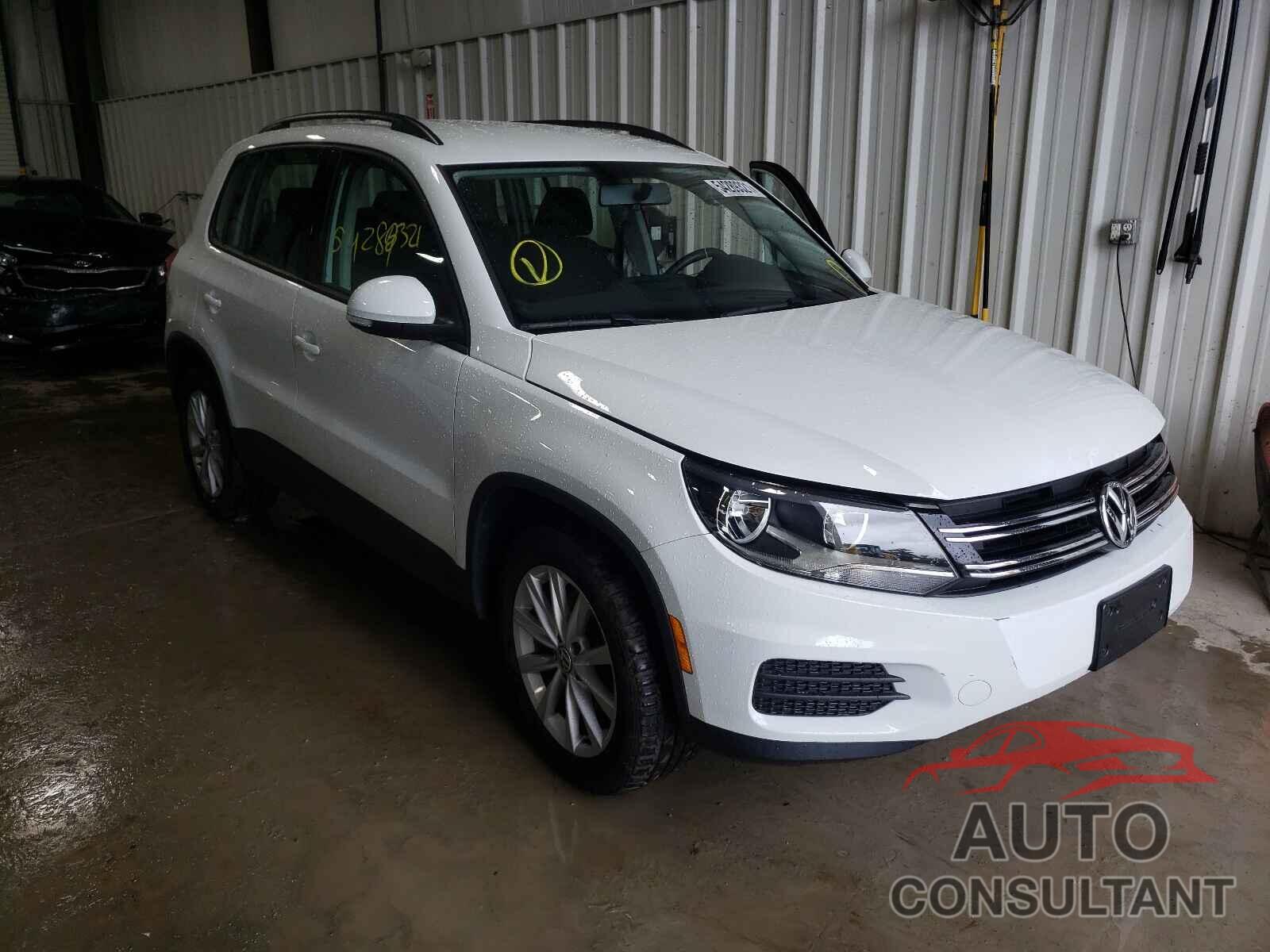 VOLKSWAGEN TIGUAN 2017 - WVGBV7AX8HK045715