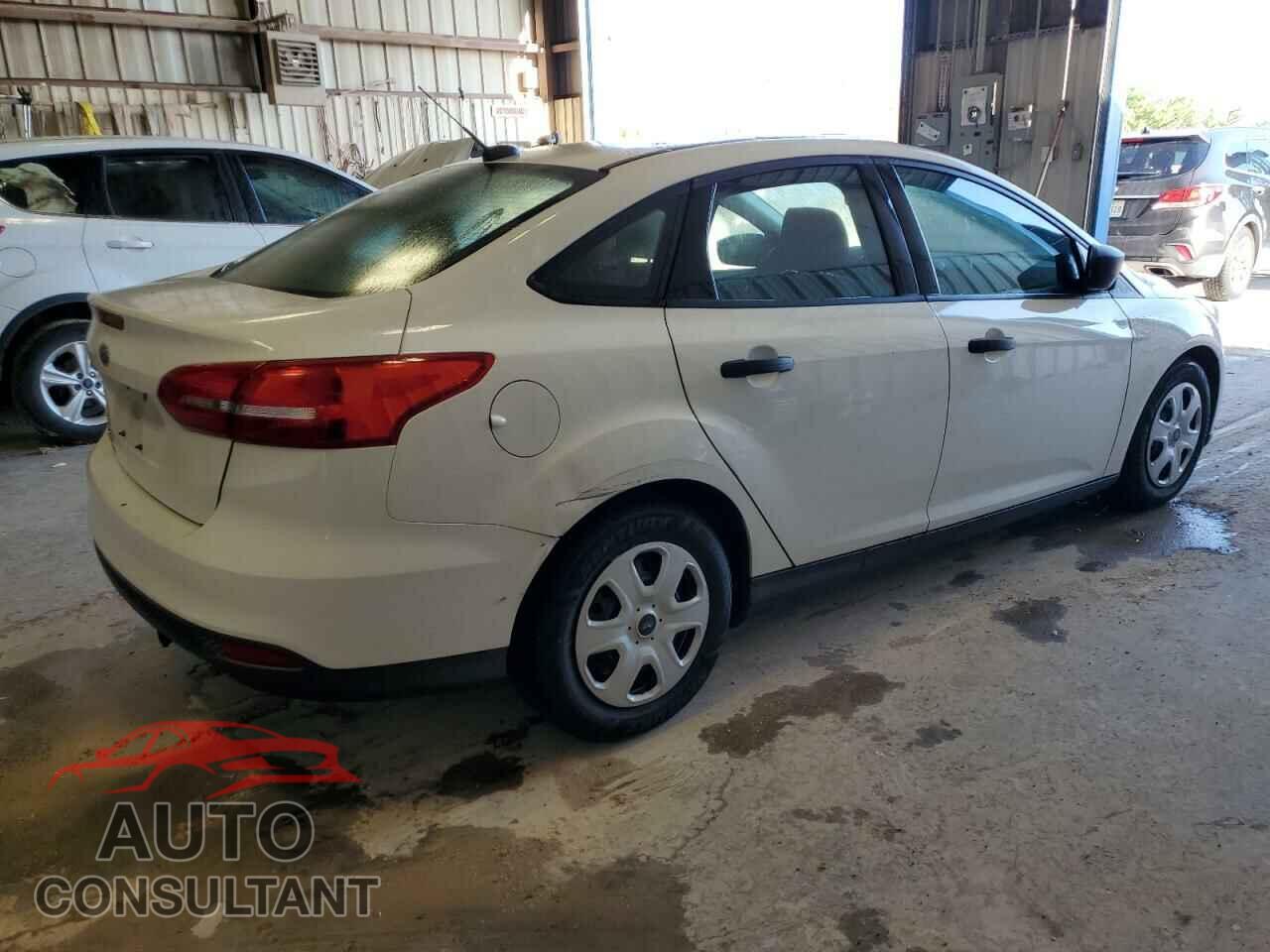 FORD FOCUS 2017 - 1FADP3E24HL207628
