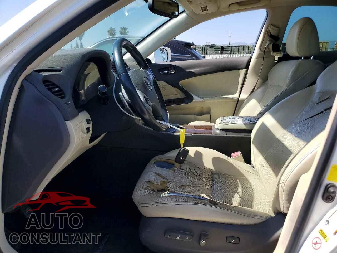 LEXUS IS 2011 - JTHBF5C24B5156189