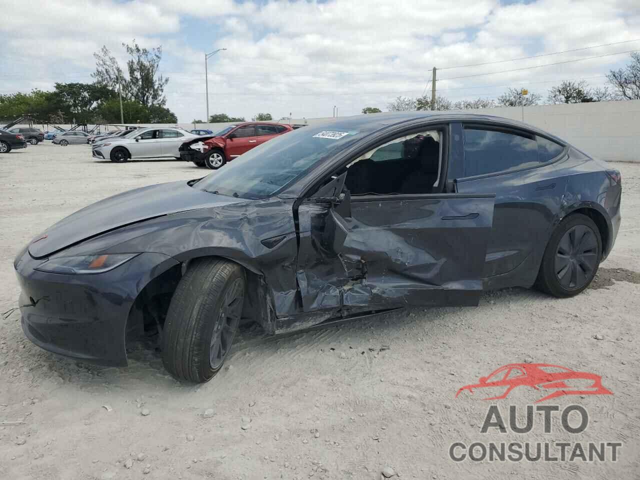 TESLA MODEL 3 2024 - 5YJ3E1EA8RF749228