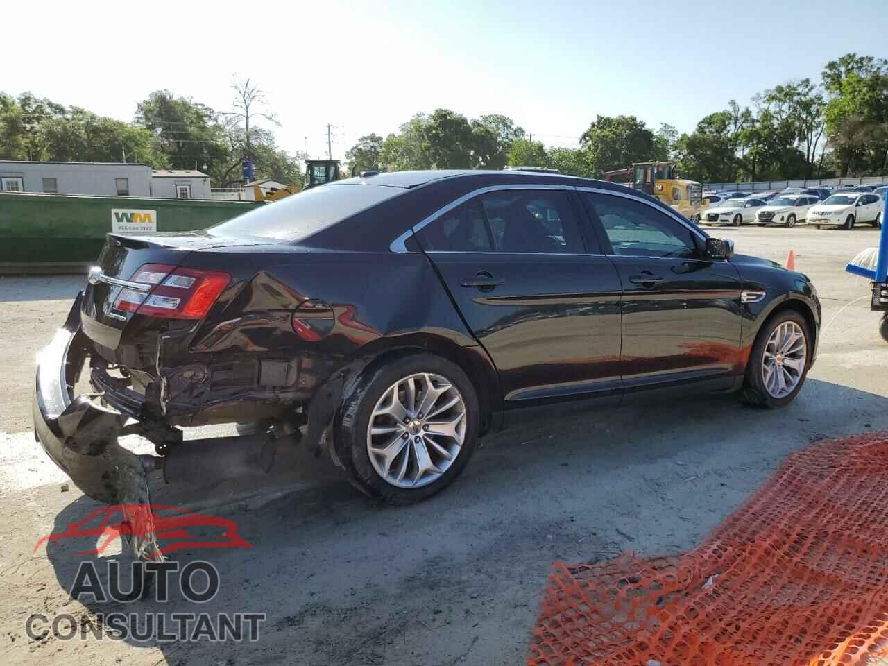 FORD TAURUS 2017 - 1FAHP2F84HG111702