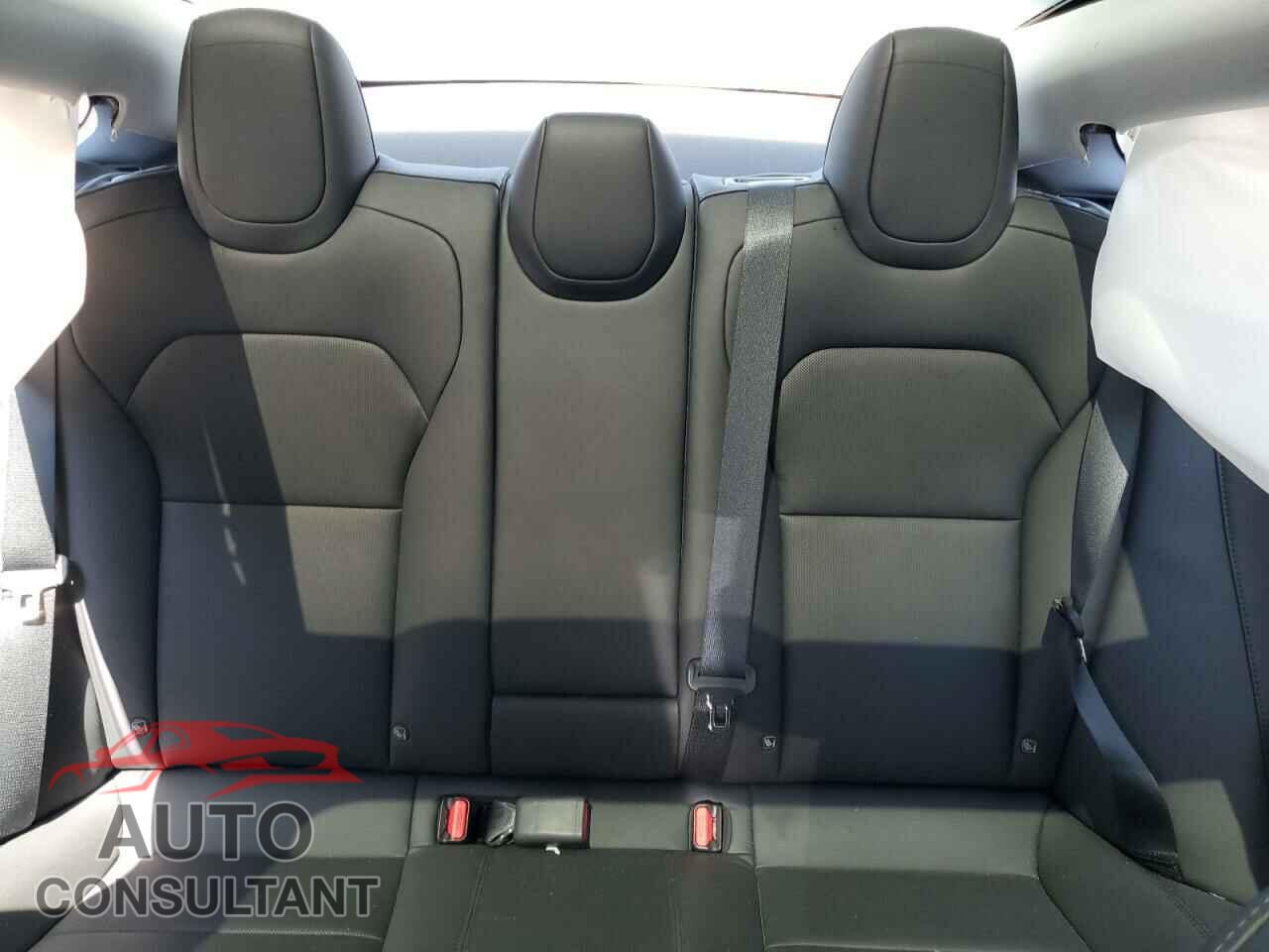 TESLA MODEL 3 2024 - 5YJ3E1EA2RF864875