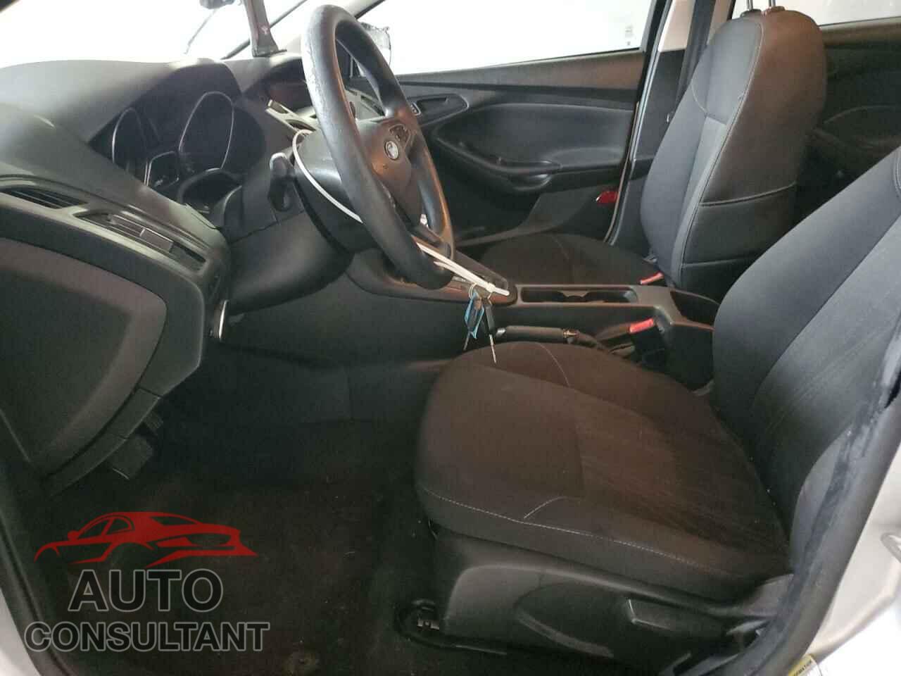FORD FOCUS 2016 - 1FADP3E23GL359995