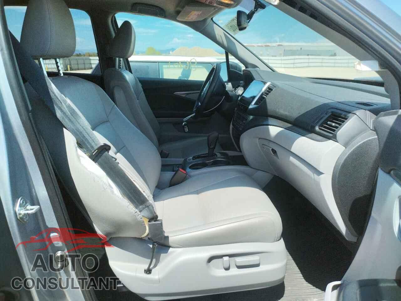 HONDA PILOT 2017 - 5FNYF6H50HB073418