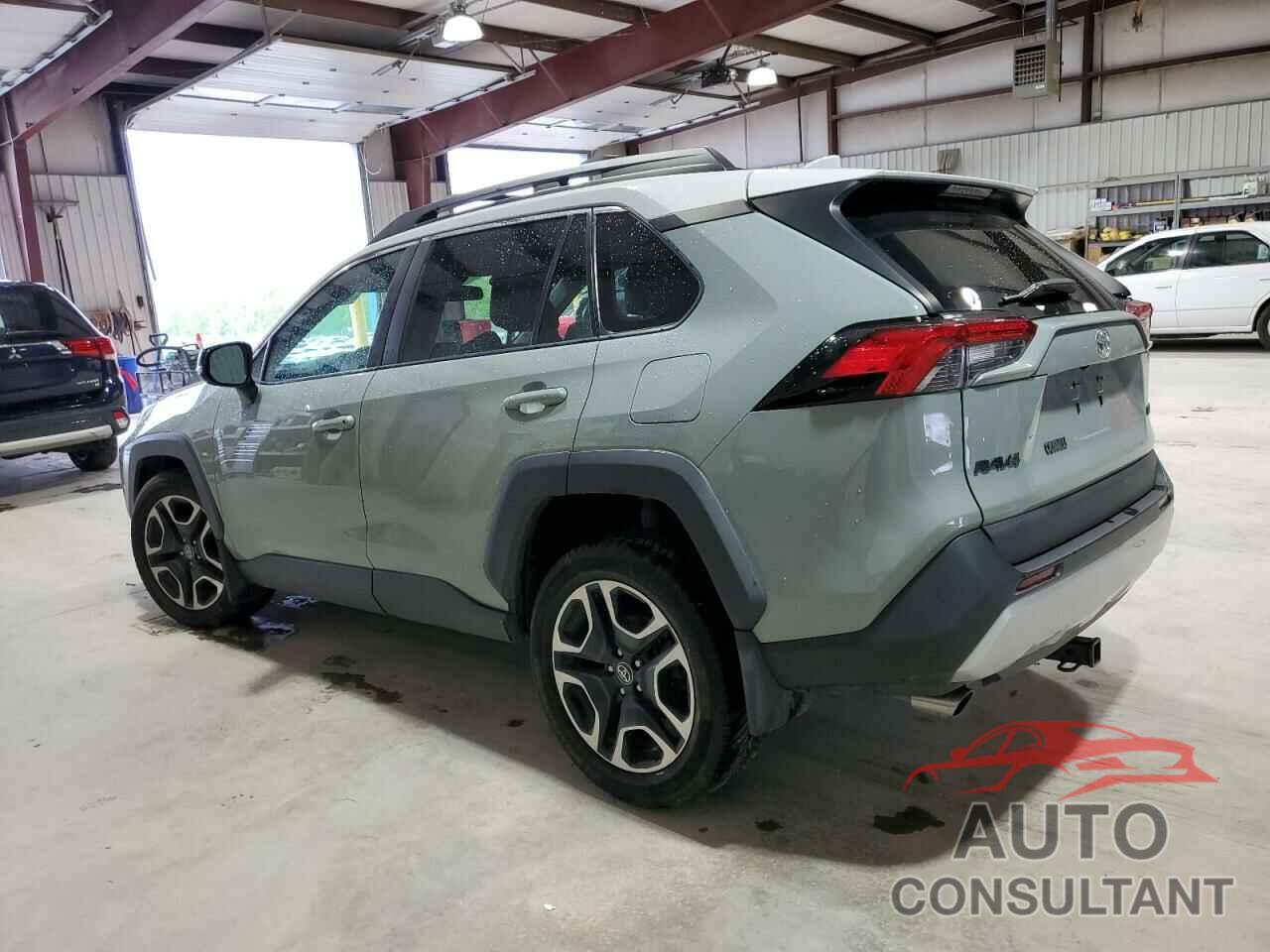 TOYOTA RAV4 2019 - 2T3J1RFV5KC018275