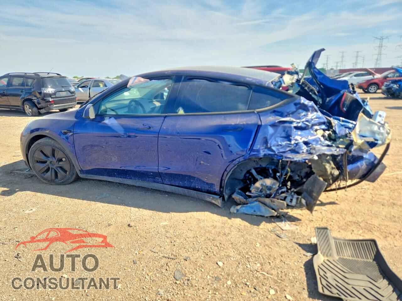 TESLA MODEL Y 2024 - 7SAYGAEE4RF186393