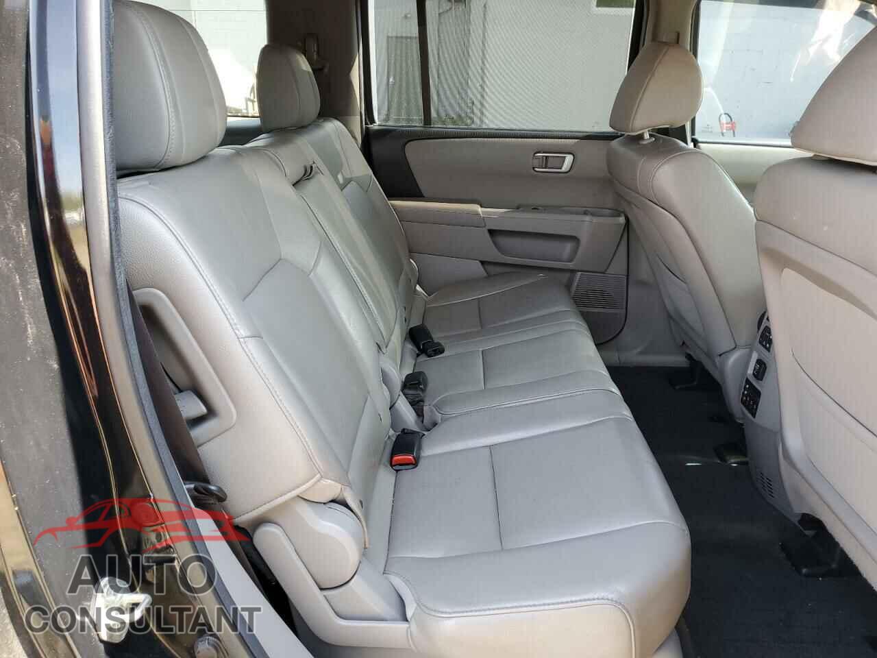 HONDA PILOT 2012 - 5FNYF4H92CB059200