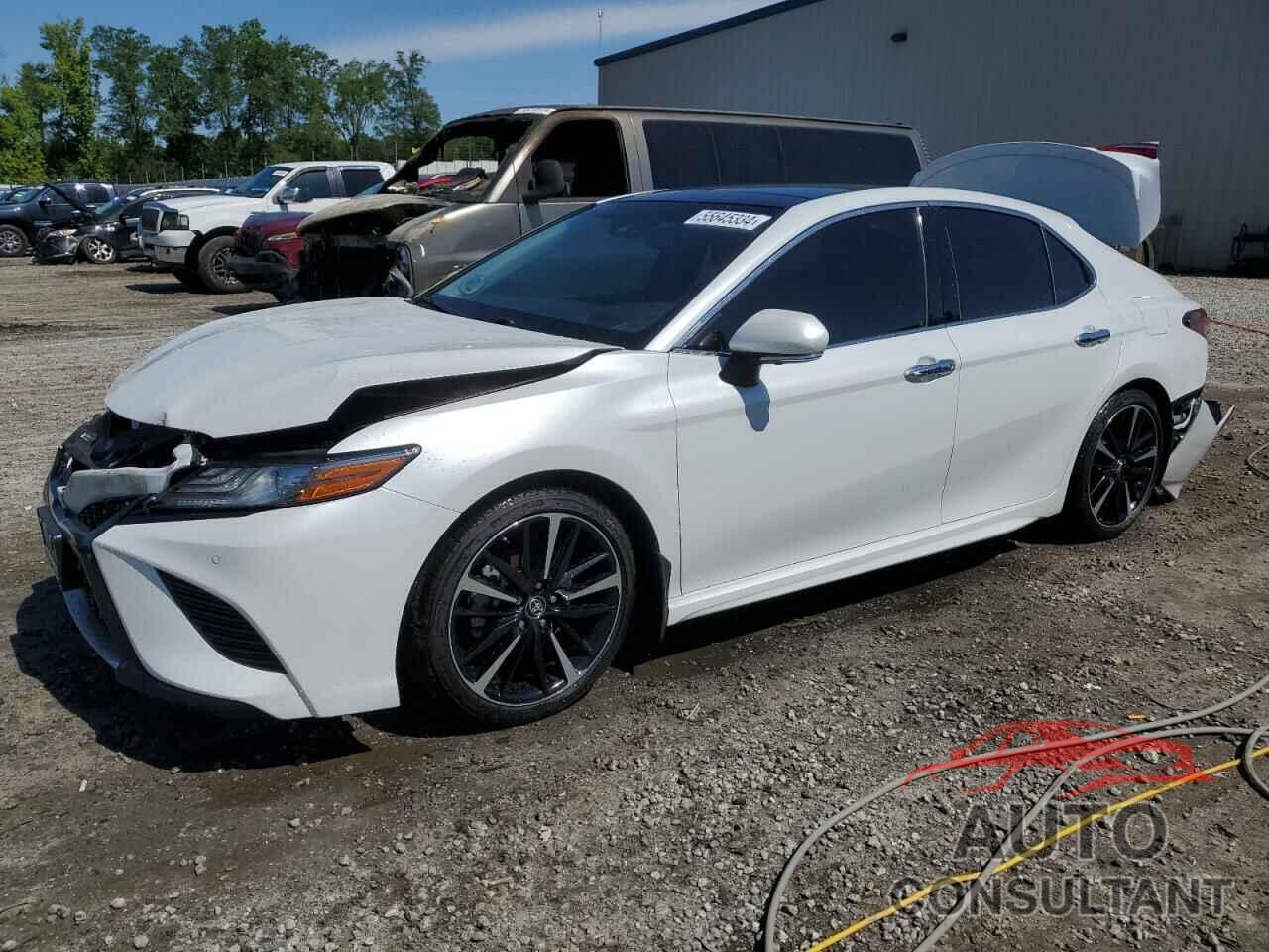 TOYOTA CAMRY 2018 - 4T1B61HK5JU083868