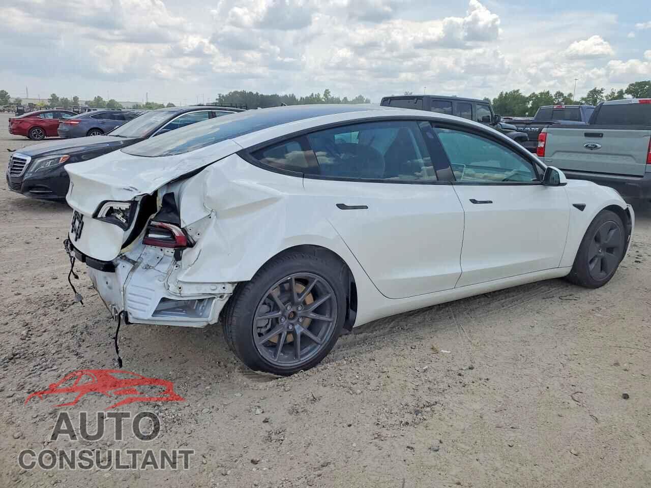 TESLA MODEL 3 2021 - 5YJ3E1EA4MF988929