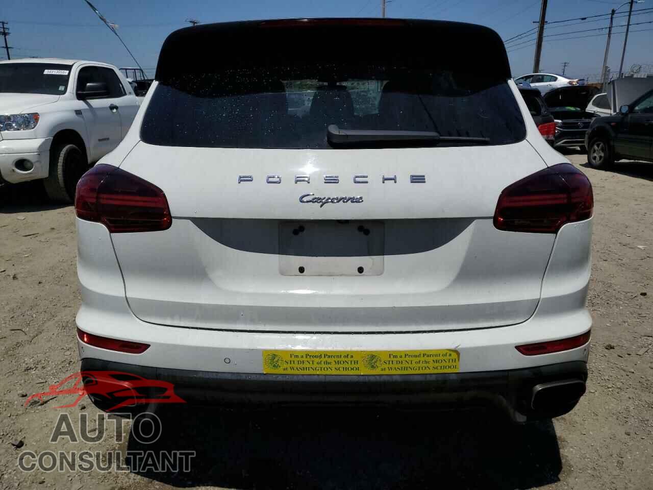 PORSCHE CAYENNE 2018 - WP1AA2A29JKA01259
