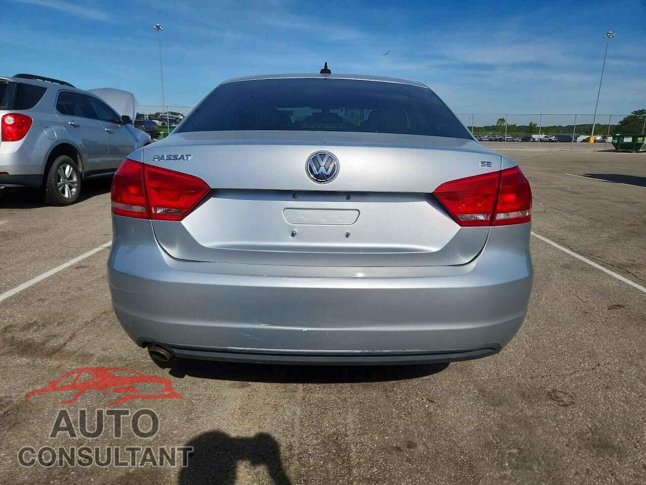 VOLKSWAGEN PASSAT 2013 - 1VWBP7A34DC082189