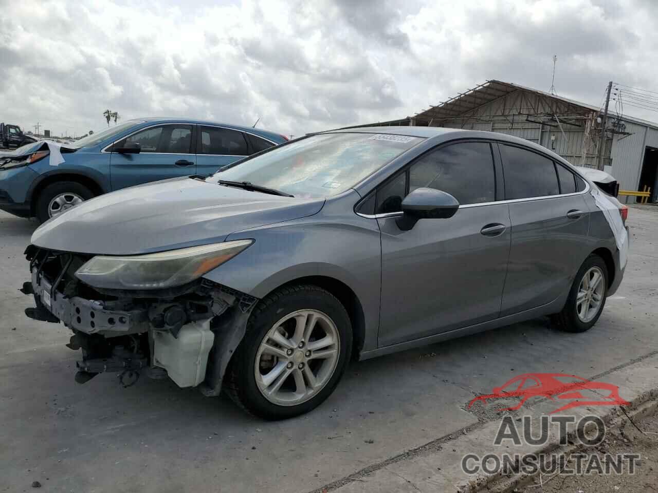 CHEVROLET CRUZE 2018 - 1G1BE5SM8J7190963