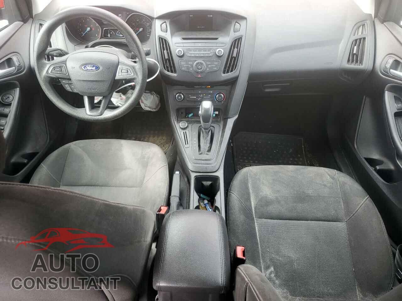 FORD FOCUS 2015 - 1FADP3F21FL270570