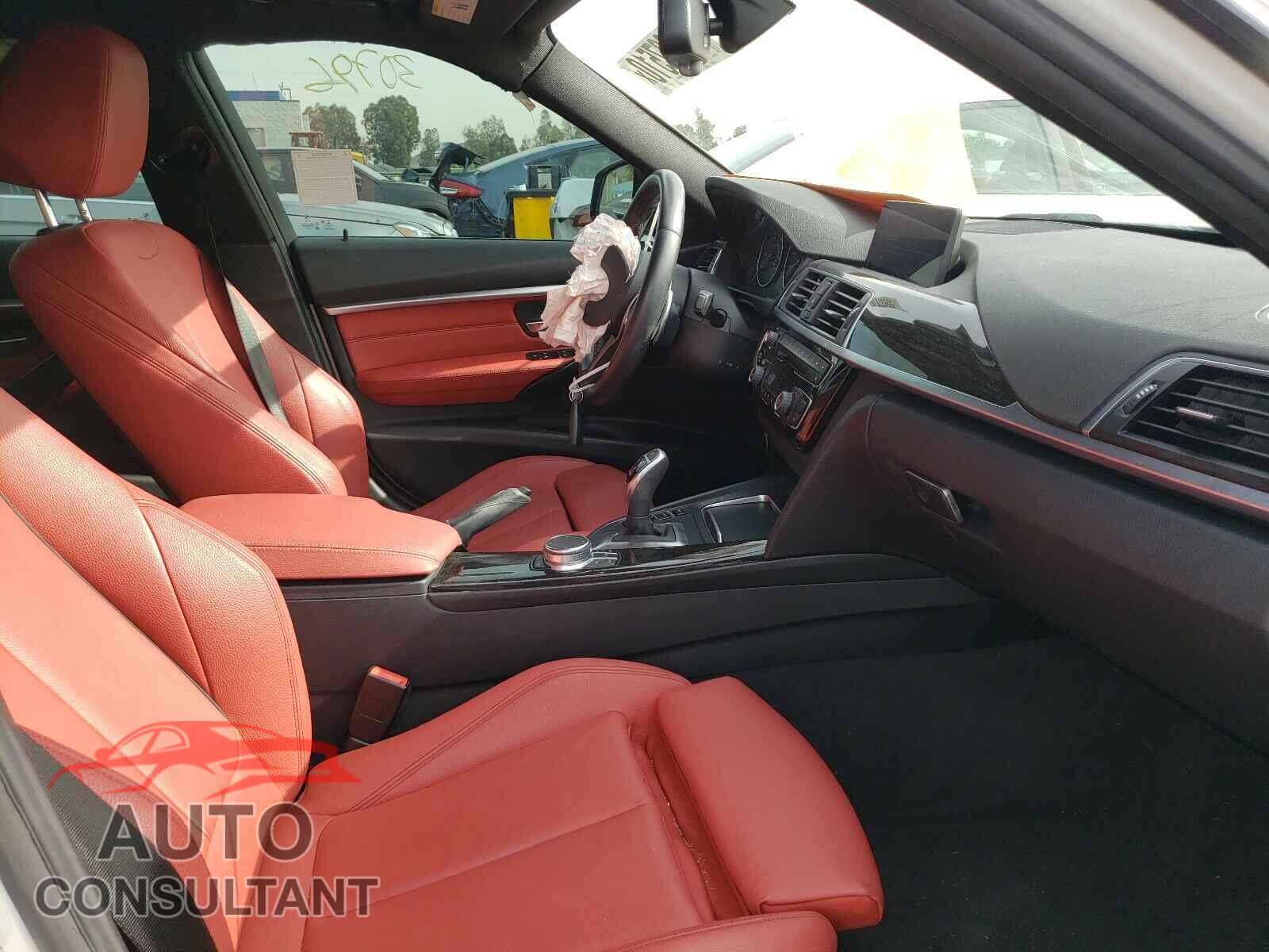 BMW 3 SERIES 2017 - WBA8B9C30HK885398