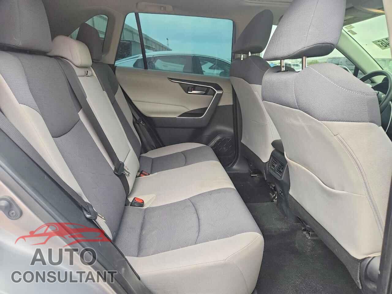 TOYOTA RAV4 2019 - JTMP1RFV9KD523774