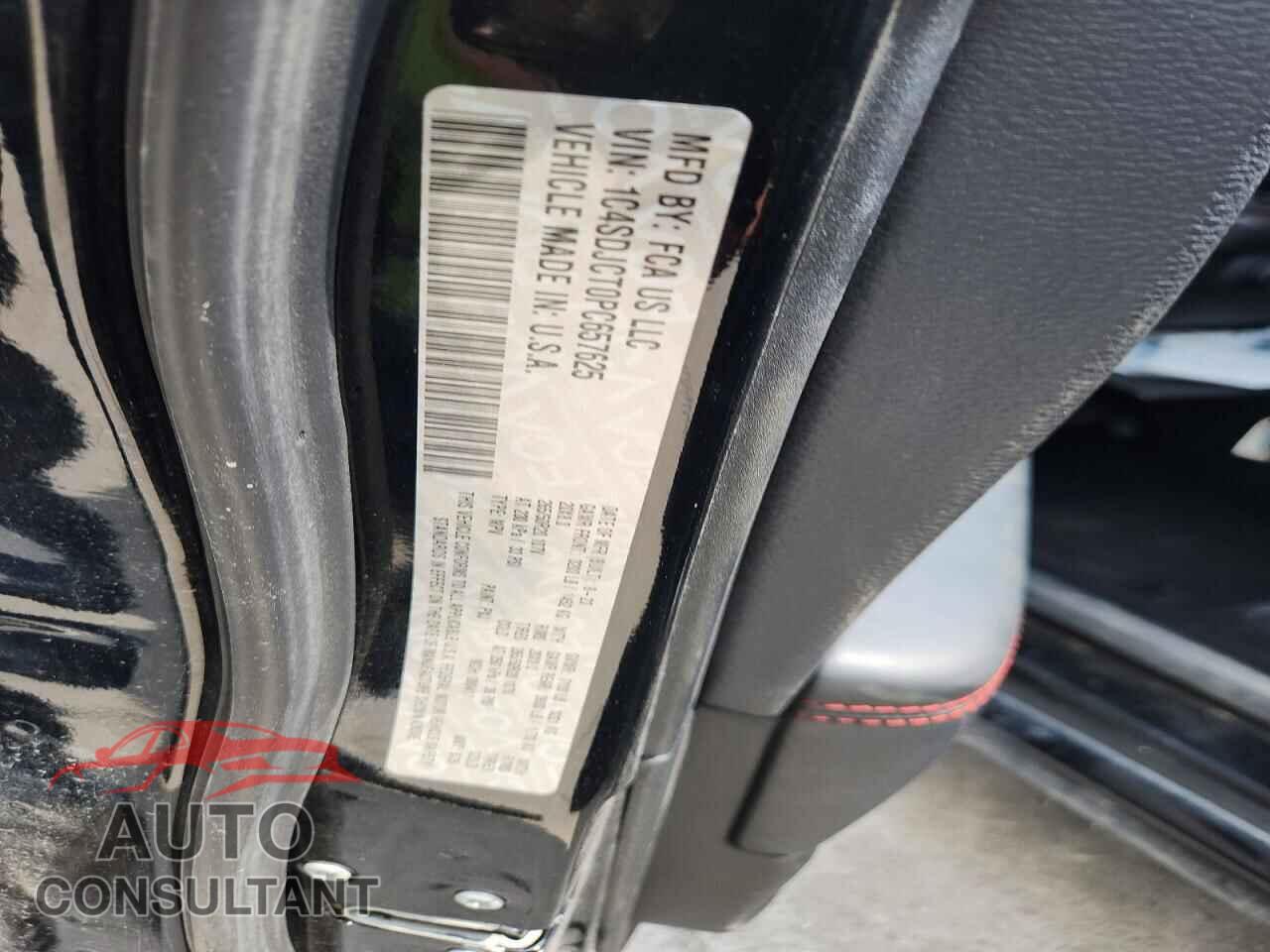 DODGE DURANGO 2023 - 1C4SDJCT0PC657625