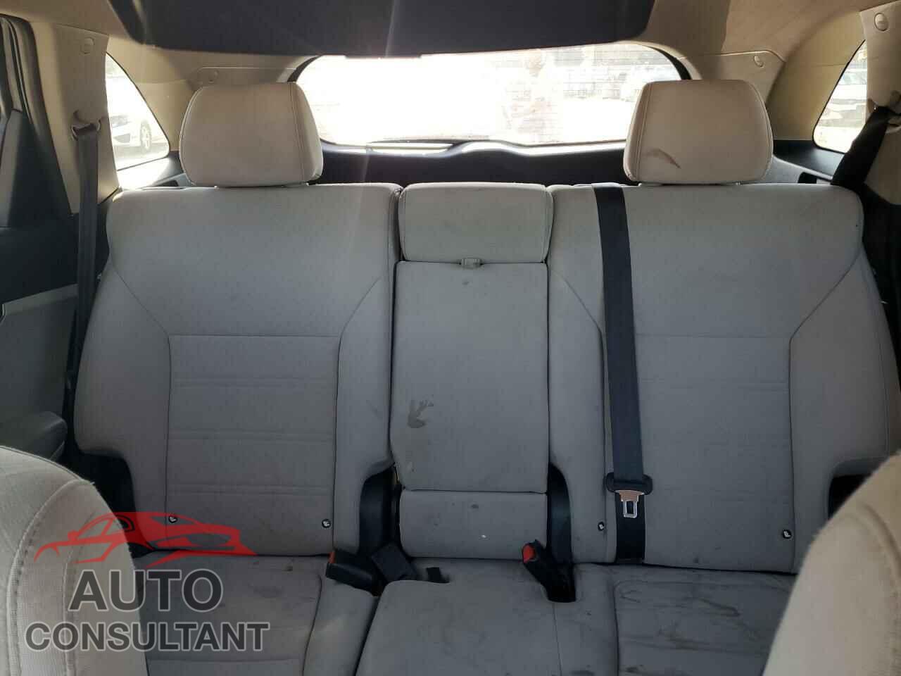 KIA SORENTO 2017 - 5XYPG4A59HG254307