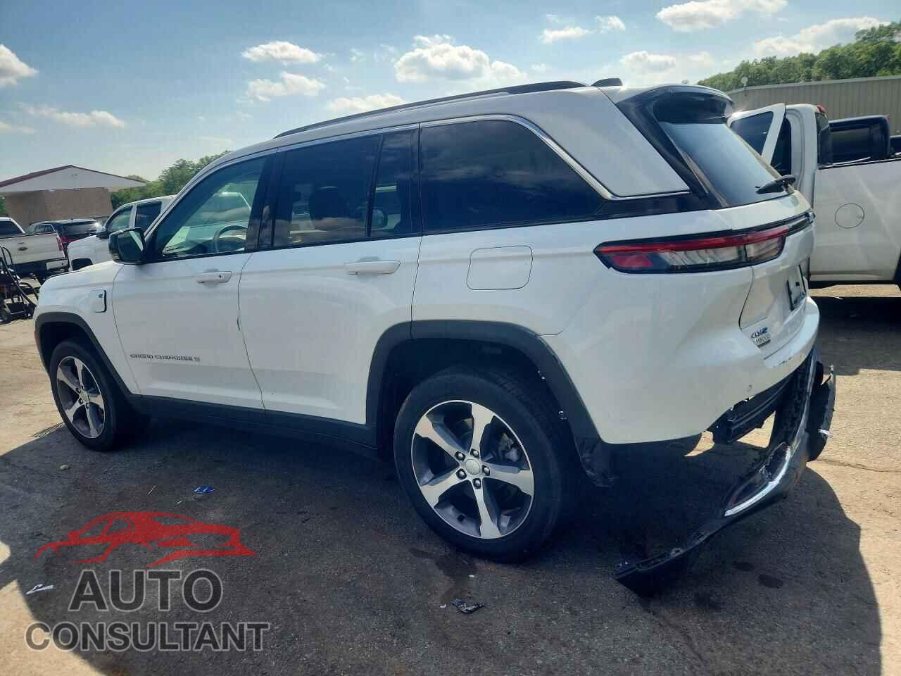 JEEP CHEROKEE 2023 - 1C4RJYB68PC664320