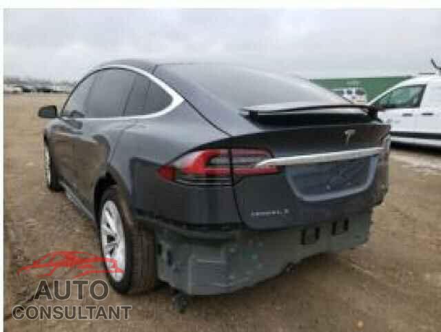 TESLA MODEL X 2016 - 5YJXCBE21GF013007